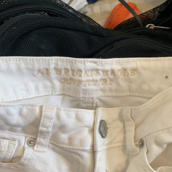 LIKE NEW American Eagle Shorts - Picture 3 of 3